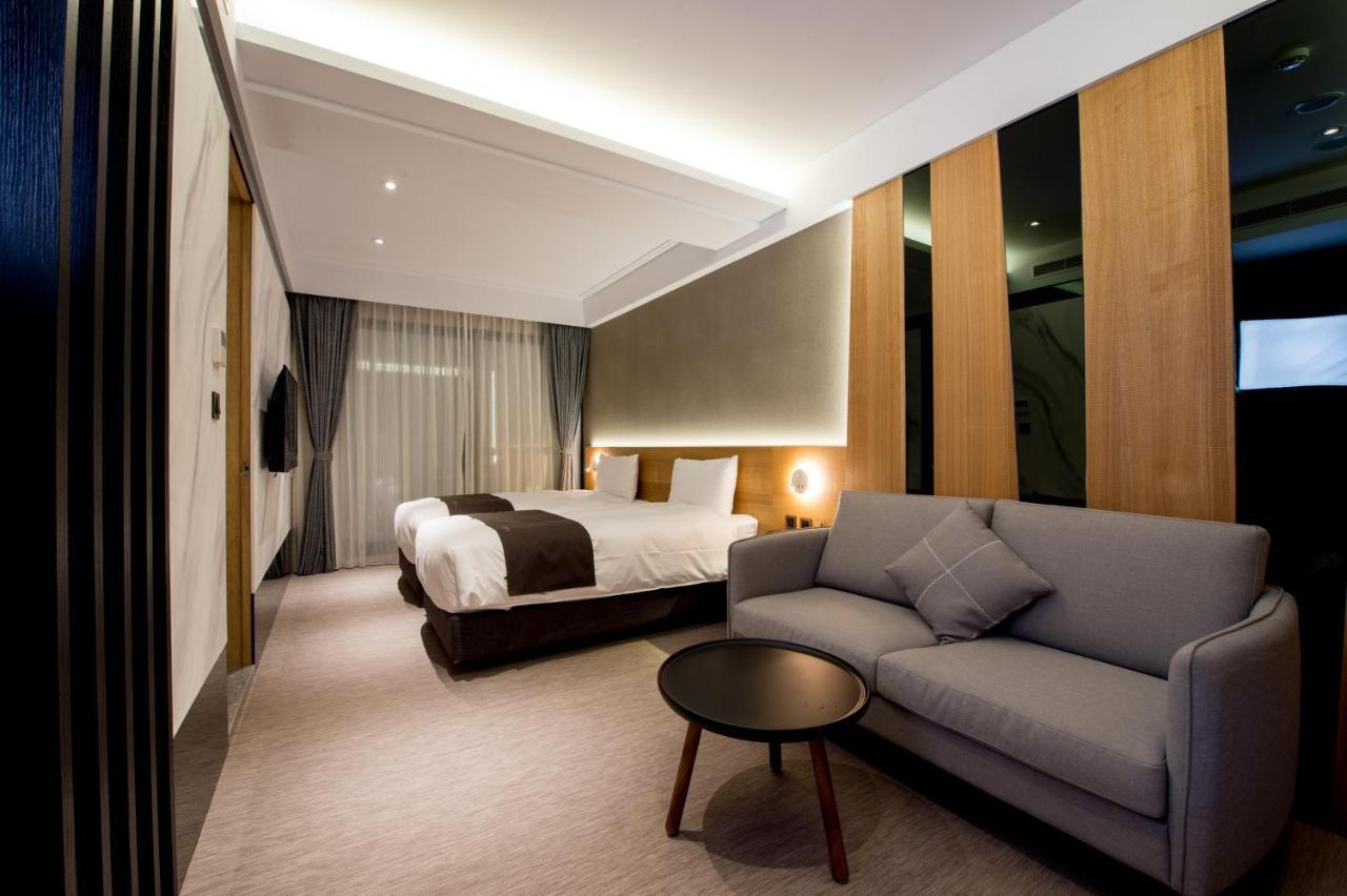 He-Jia Hotel Miaoli Exterior photo