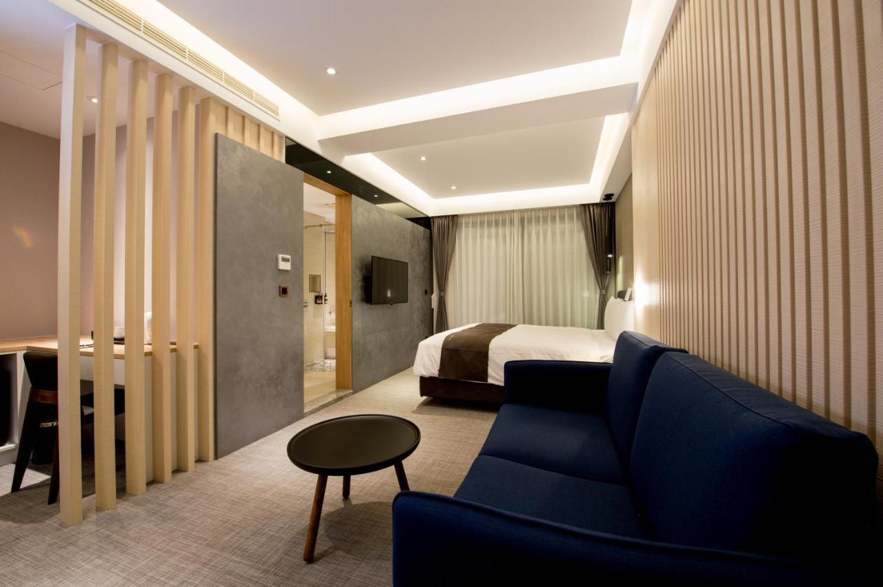 He-Jia Hotel Miaoli Exterior photo