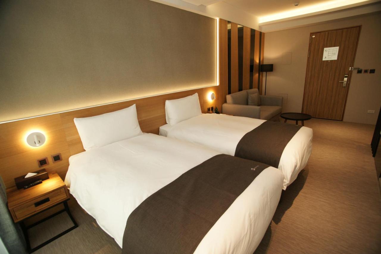 He-Jia Hotel Miaoli Exterior photo