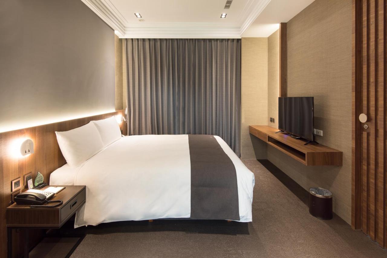 He-Jia Hotel Miaoli Exterior photo